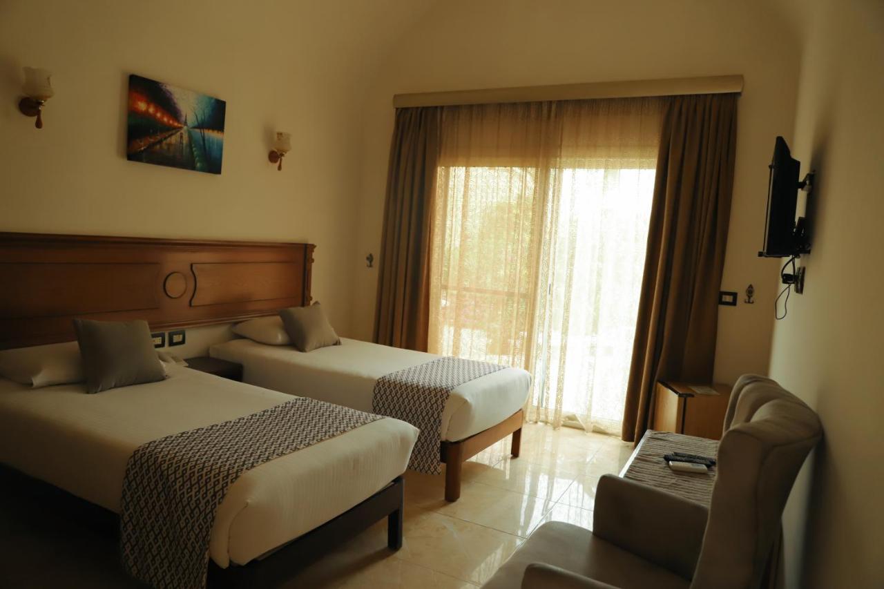 Silver Beach Resort Redsea (Adults Only) El Qoseir Exterior photo